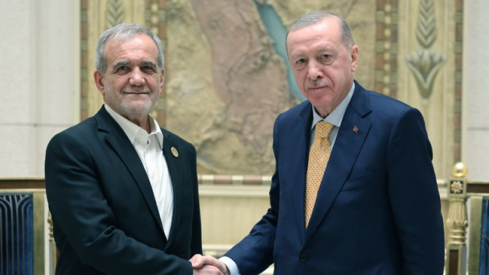 Cumhurbaşkanı Erdoğan, Pezeşkiyan ile görüştü